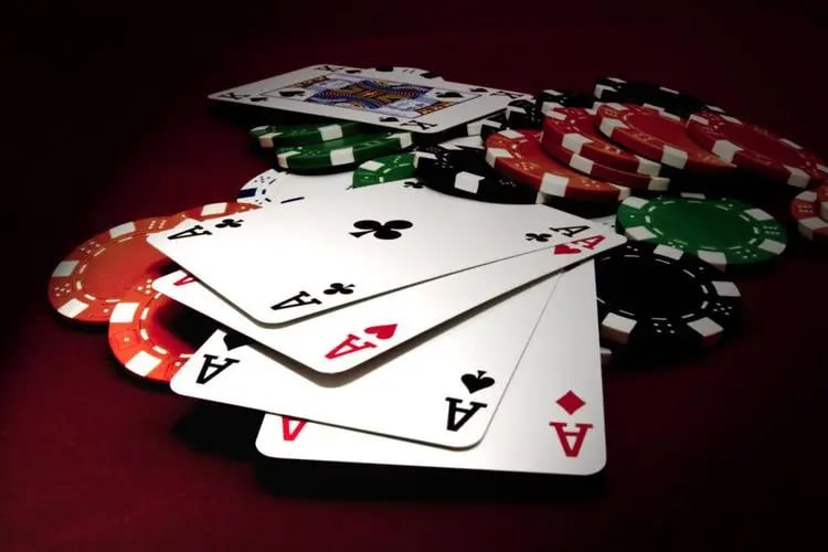 Pengguna mobile meninjau Klub VIP